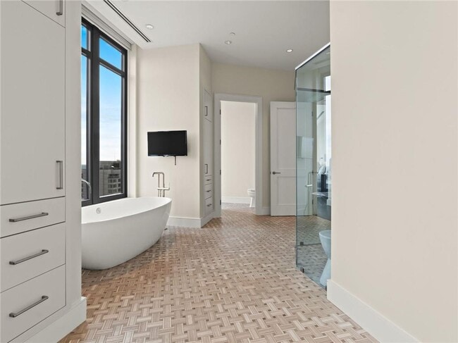 Building Photo - 3376 Peachtree Rd NE