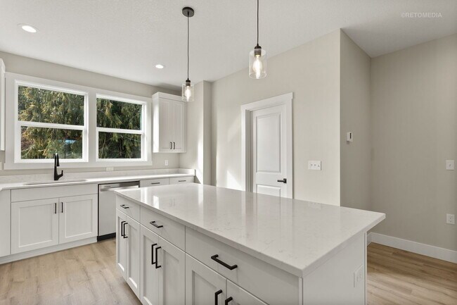Building Photo - 4247 Verda Ln NE