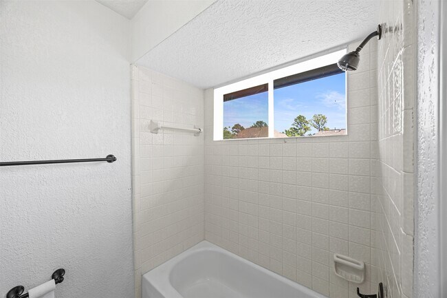Building Photo - 5702 W Vistaglen Loop
