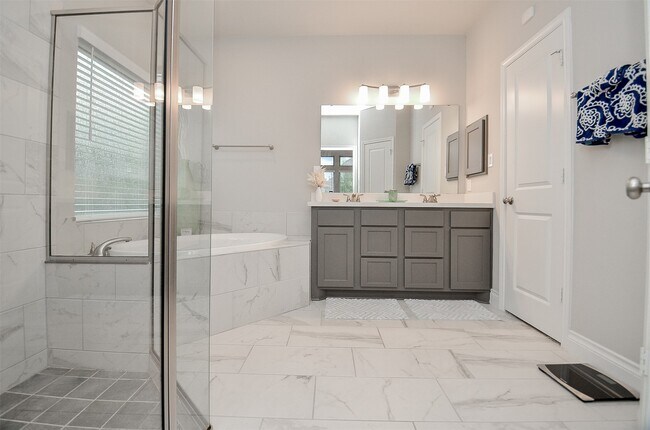 Building Photo - 6926 Myrtle Dr