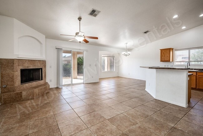 Building Photo - BEAUTIFUL CUL-DE-SAC HOME