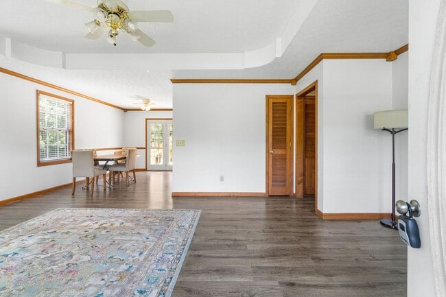 Building Photo - Adorable Home in Pleasant View- COMING SOON!