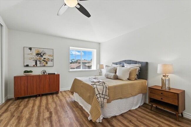 Building Photo - 6979 Walker Ct