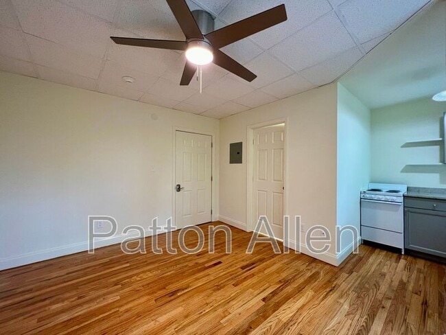 Building Photo - 43 Ravenscroft Dr