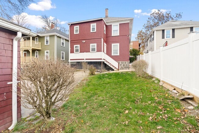 Building Photo - 7 Rockwell St