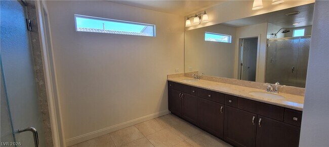 Building Photo - 5862 W Haleh Ave