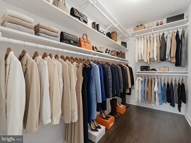 Building Photo - 1517 Latona St