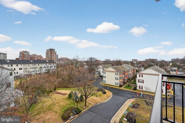 Building Photo - 2451 Midtown Ave