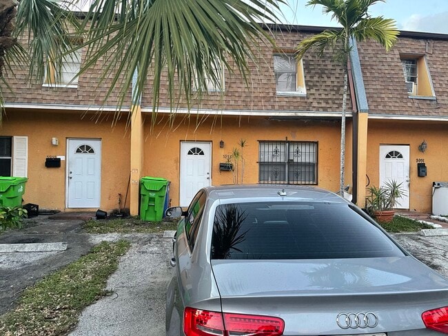 Building Photo - 5953 NW 25th Ct