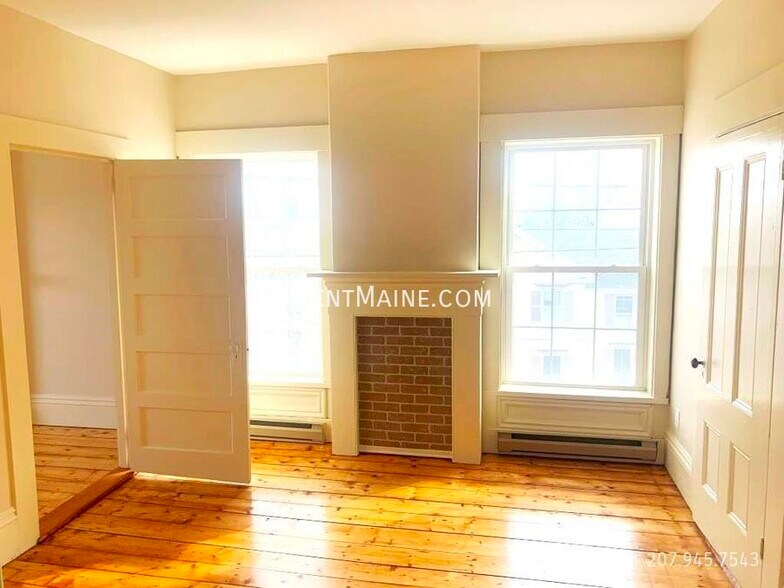 Building Photo - 3 Cushing St