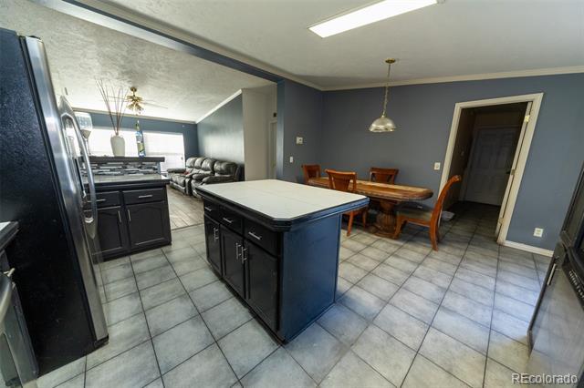 Building Photo - 5774 Clay St