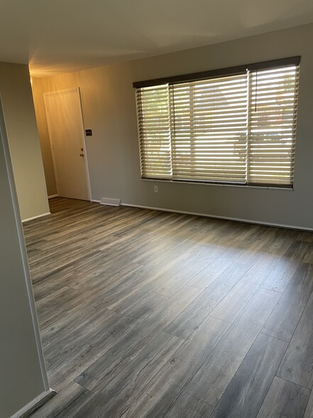 Livingroom - 6759 W Portland Ave