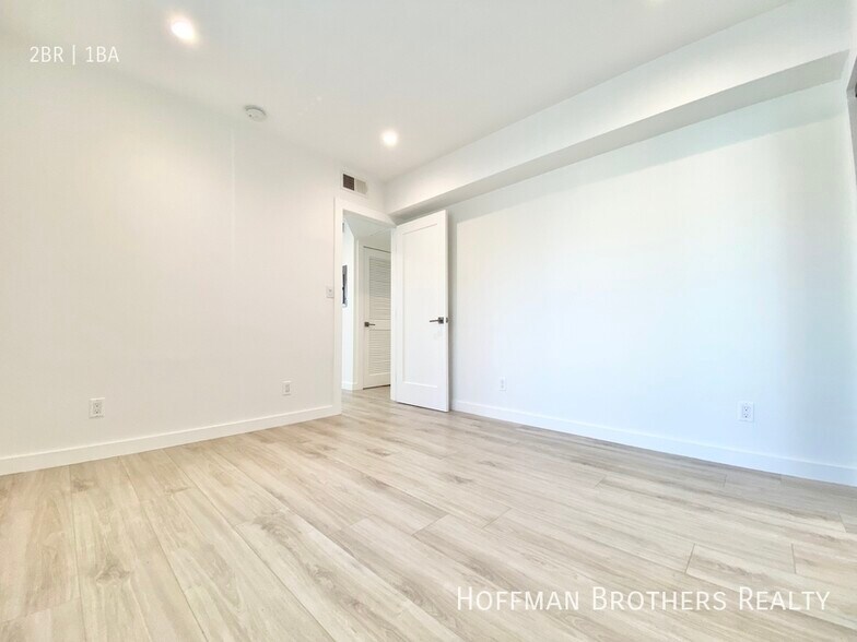 Building Photo - 5732 Aldama St