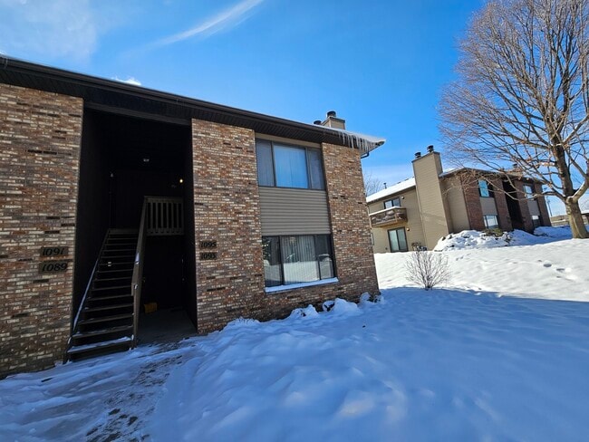 Building Photo - 1093 Kane St