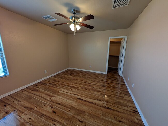 Building Photo - 4 Bedroom 3 Bathroom Circle Cross Ranch Home