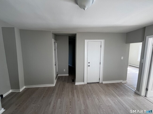 Building Photo - 144 Clark St