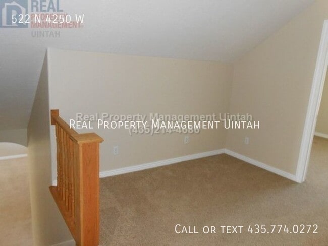 Building Photo - 522 4250 W
