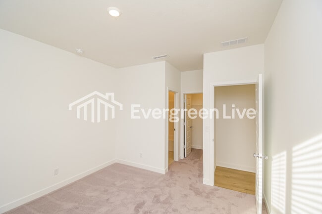 Building Photo - 15450 Alperton Rd