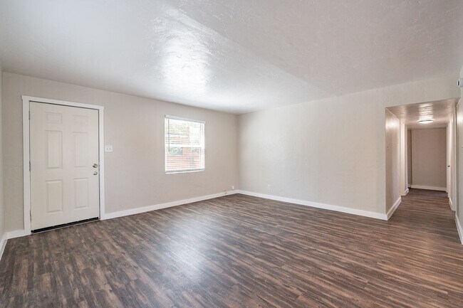 Building Photo - 305-315 N Highland Ave