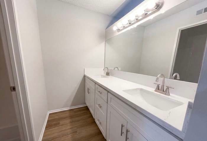 Building Photo - 13142 E Mesa Verde Dr