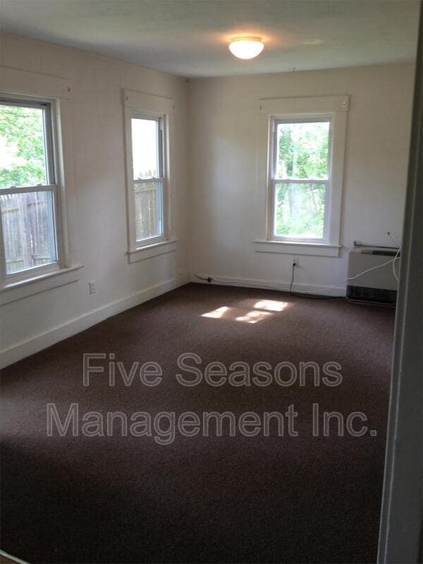 Building Photo - 366 Riverside Ave