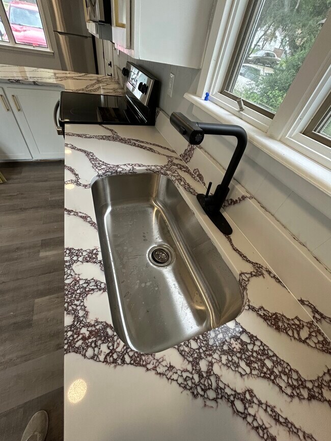 Building Photo - 236 Riggs Ave