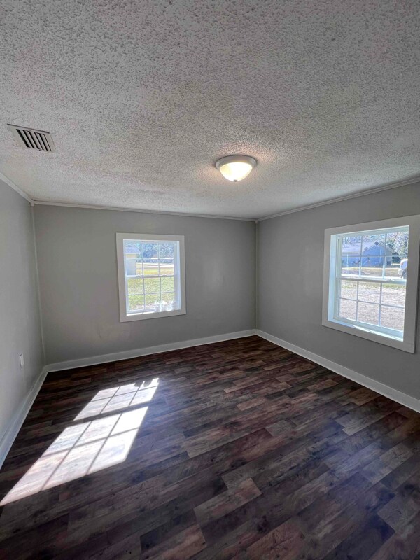 Building Photo - 2007 Creswell St