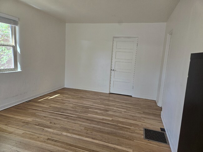 Building Photo - 1125 Lafayette Dr NE