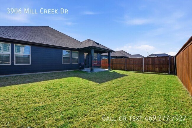 Building Photo - 3906 Ml Crk Dr