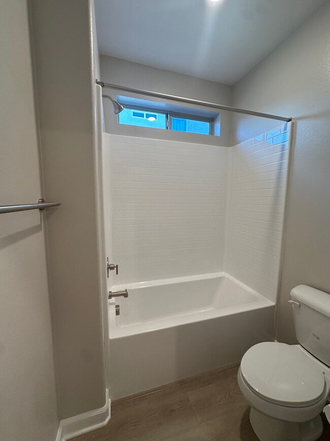 Building Photo - 2055 Woolem Pl