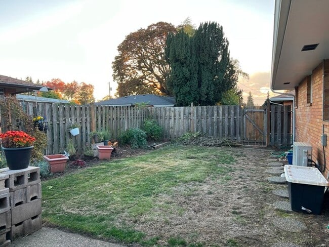 Building Photo - haym01*