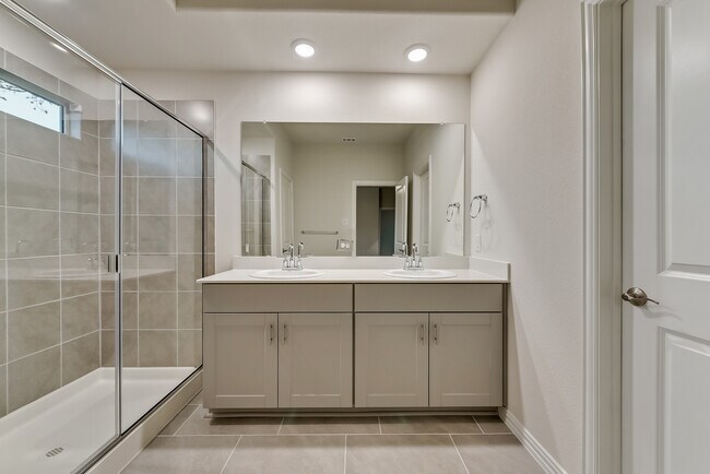Building Photo - 208 Briarwood Ln