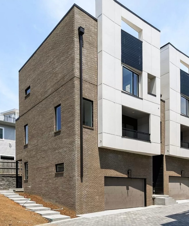 Building Photo - 1242 2nd Ave S