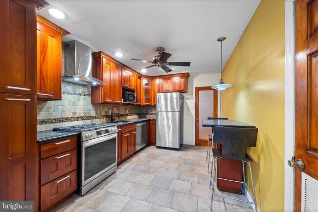 Building Photo - 1114 Snyder Ave