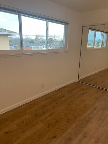 Master Bedroom - 1265 Manchester Dr