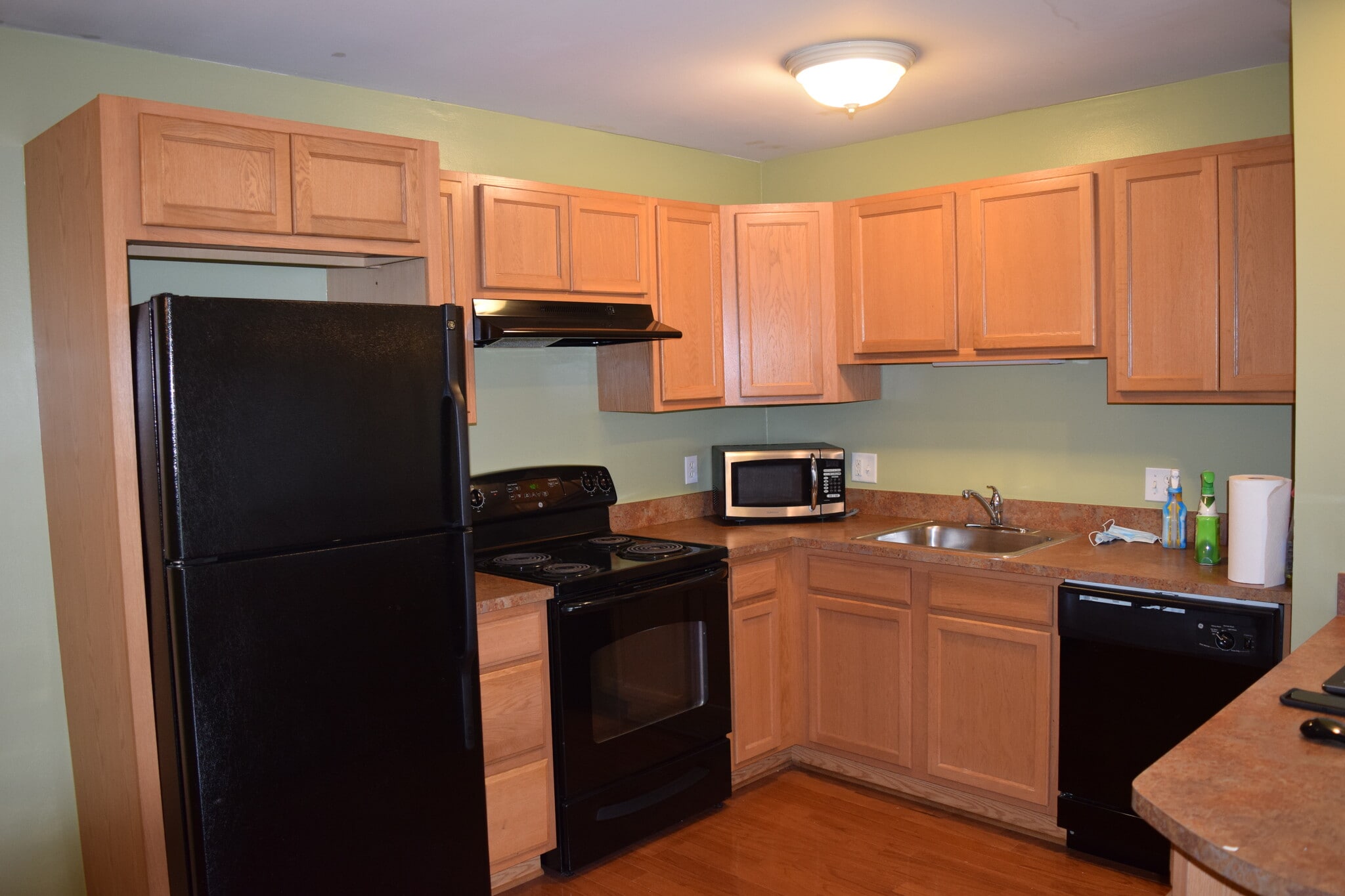 Kitchen - 2425 Torquay Ave