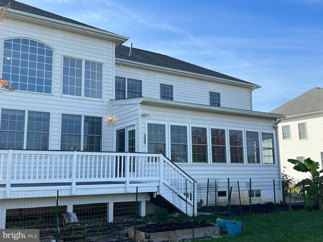 Building Photo - 43554 Freeport Pl