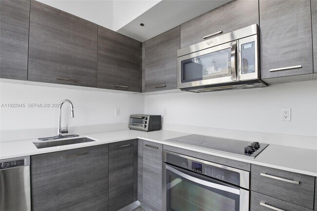 Building Photo - 151 SE 1st St