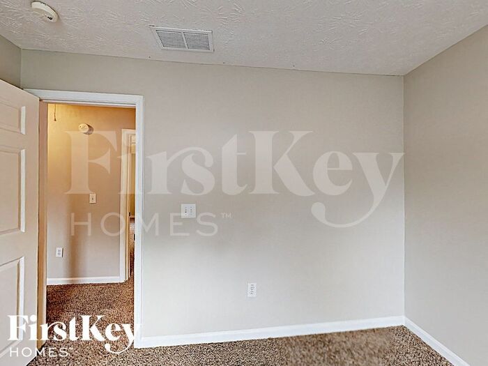 Building Photo - 40 Meeler Dr