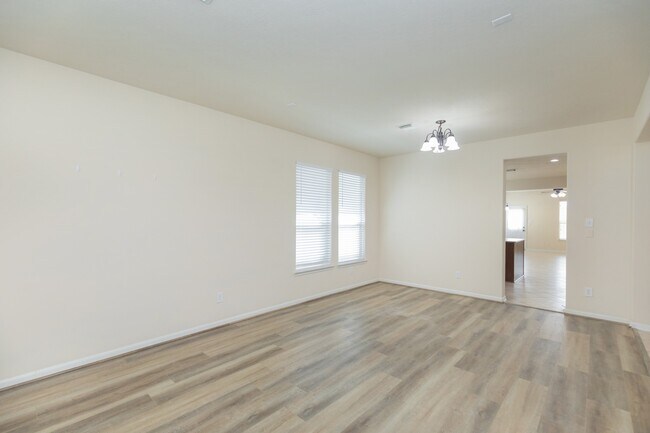 Building Photo - 7427 Boerne Creek Dr