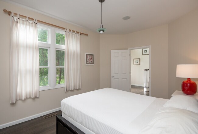 Building Photo - 1 Mountain Laurel Ln