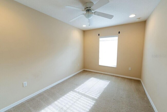 Building Photo - 10332 Fallsgrove St