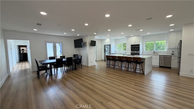 Building Photo - 5855 Shirley Ave