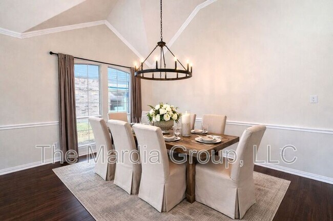 Building Photo - 7236 Tolosa