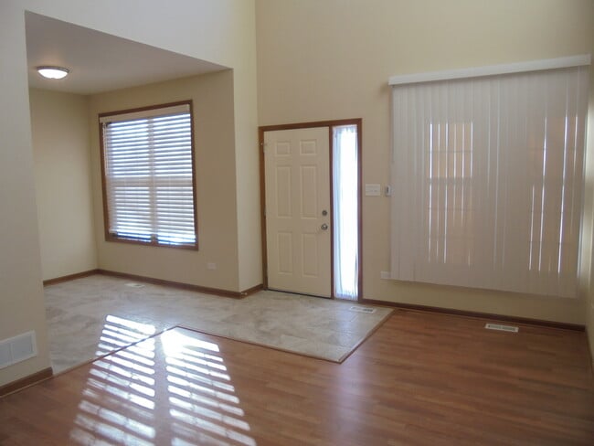Building Photo - 736 Big Timber Dr