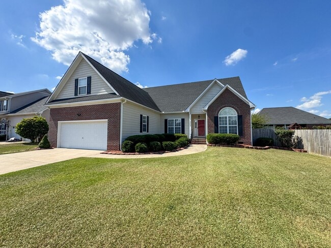 Building Photo - Beautiful 4 Bed, 2 Bath Home in Jack Britt