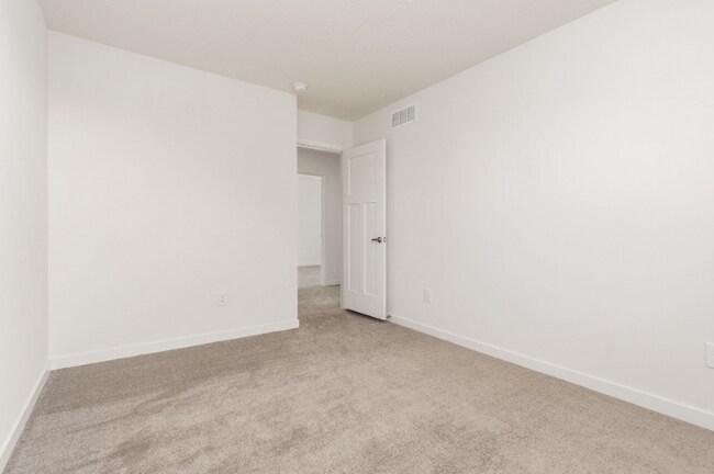 Building Photo - 724 Herd Ave