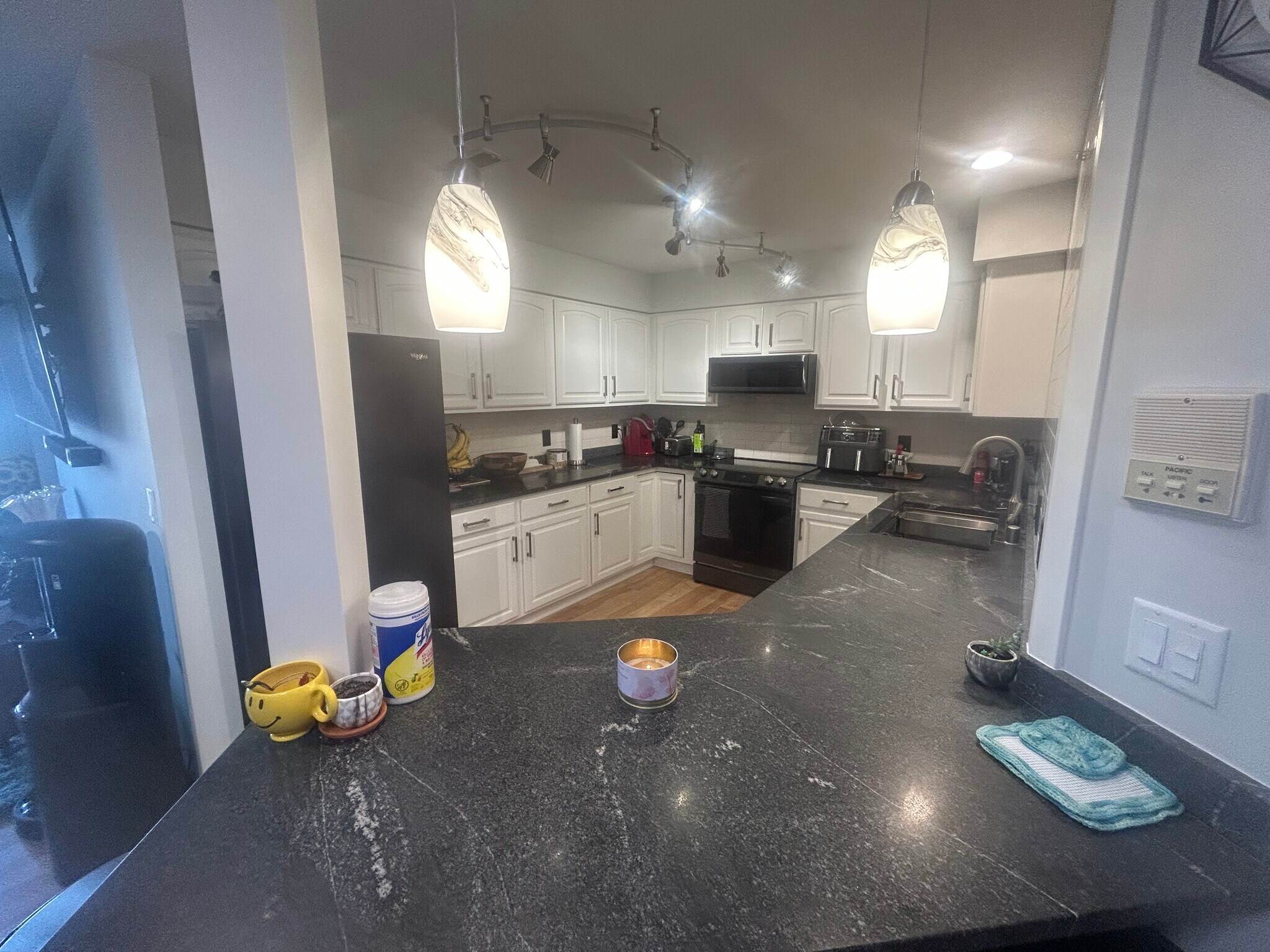 Building Photo - 530 Windstone Dr