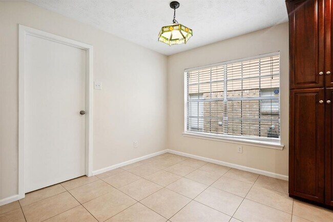 Building Photo - 3346 Birch Creek Dr