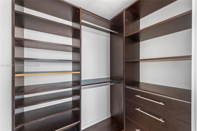 Building Photo - 450 Alton Rd